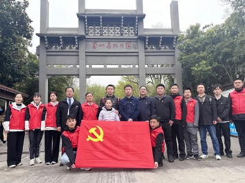 美而特集团：追思先烈铸忠魂，赓续初心启新程｜开展清明祭扫先烈活动