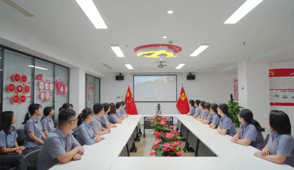 美而特集团：致敬强国荣光，凝聚奋进力量 组织观看纪念中国人民抗日战争暨世界反法西斯战争胜利80周年阅兵仪式直播