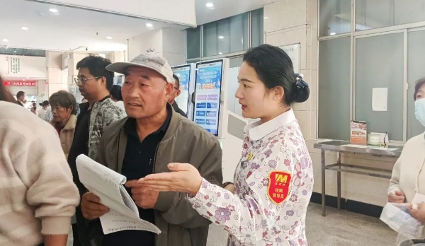 美而特集团：医院里的暖心坐标 导医用温情与专业守护就医路